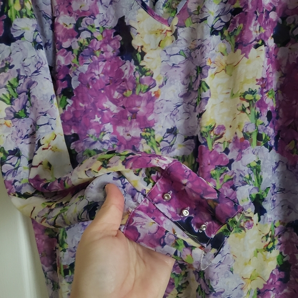 Liz Claiborne Floral Blouse - Picture 6 of 7